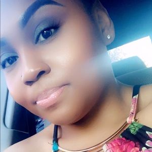 Meet your Posher, Farrah